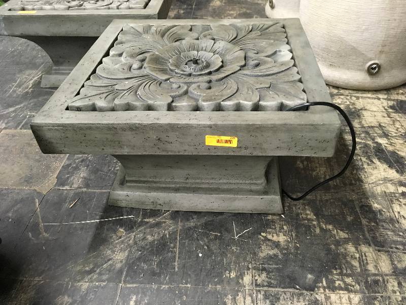 lot 239 image: CMS Resin 26 Fountain, Retail $149.99