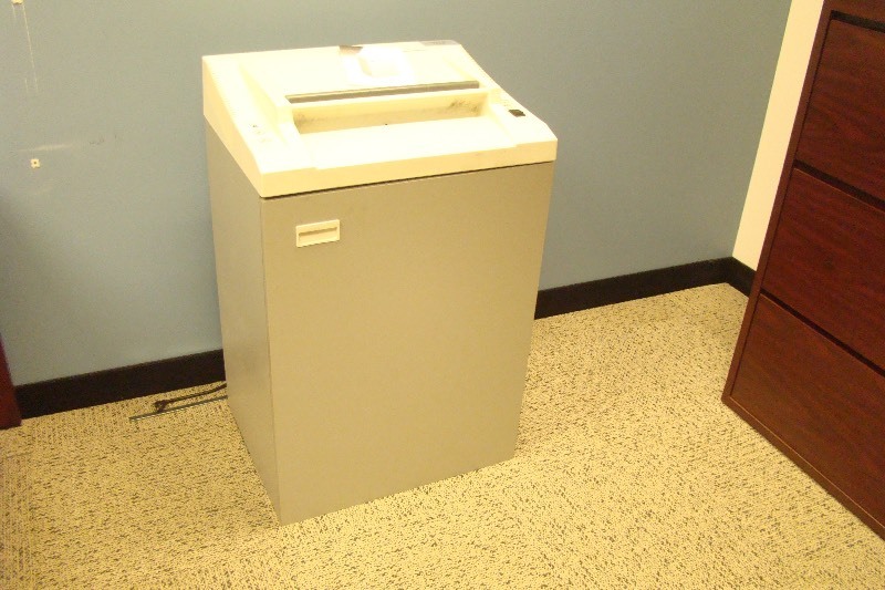 lot 17 image: Fellows Power Shred 480C Industrial Paper Shredder