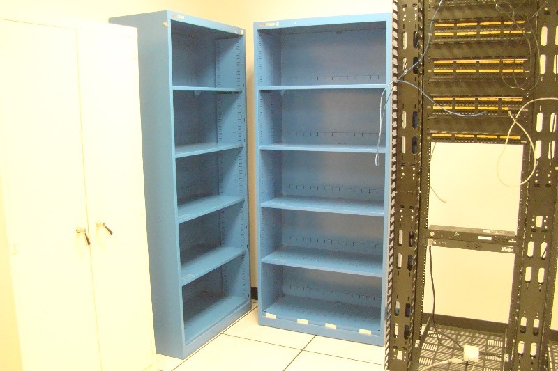 lot 19 image: 2 Tab Blue Steel Shelves