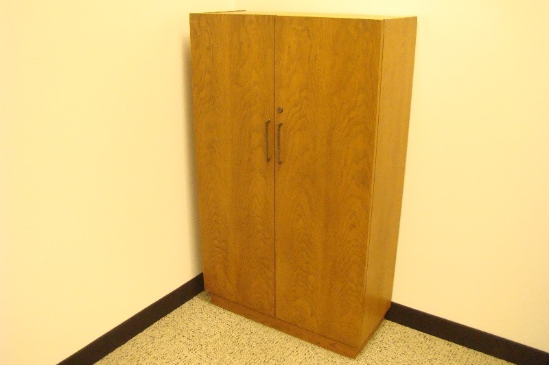 lot 25 image: Wood Cabinet