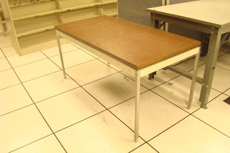 lot 55 image: Steelcase Work Table