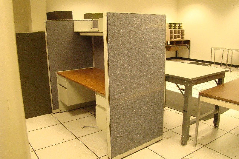 lot 56 image: Steelcase Cubicle