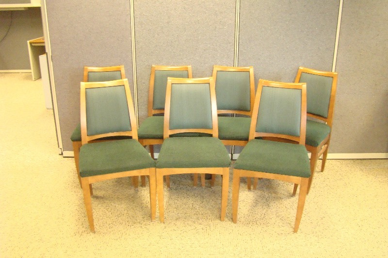 lot 65 image: 7 Very Nice Cherrywood DiningConference Room Chairs