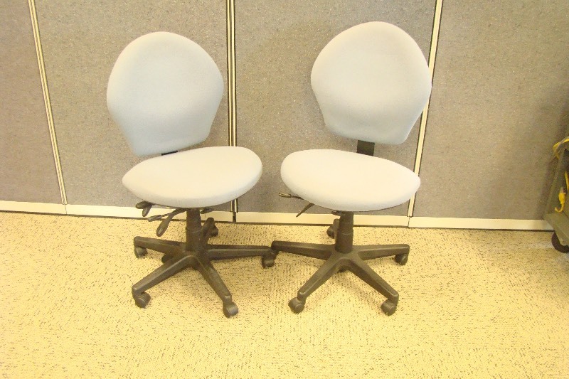 lot 70 image: 2 Multi Adjustable Office Chairs on Casters