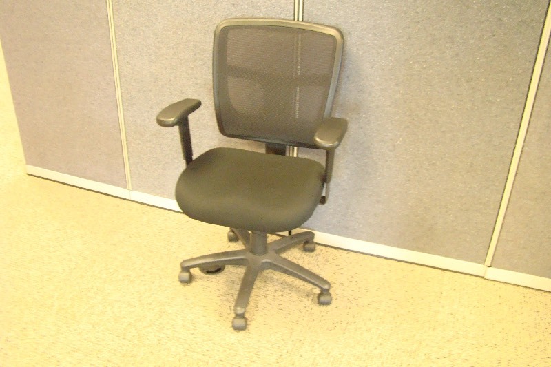 lot 71 image: Multi Adjustable Office Chair on Casters