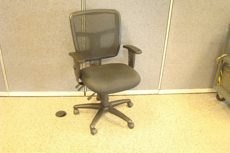 lot 72 image: Multi Adjustable Office Chair on Casters