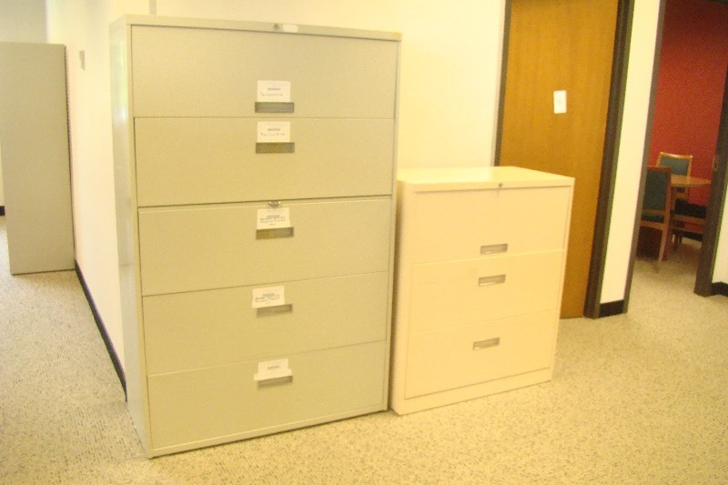 lot 89 image: 2 Steelcase File Cabinets
