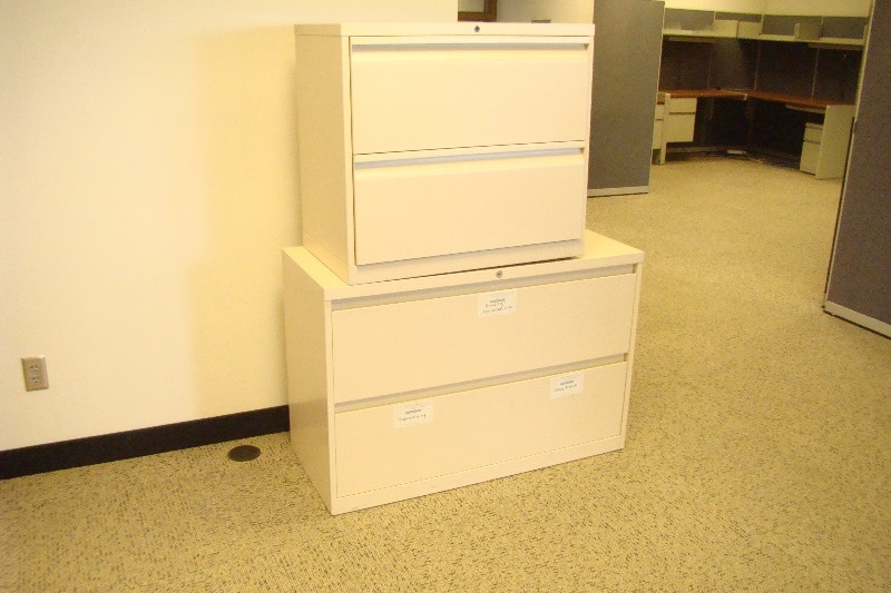 lot 90 image: 2 Steelcase File Cabinets