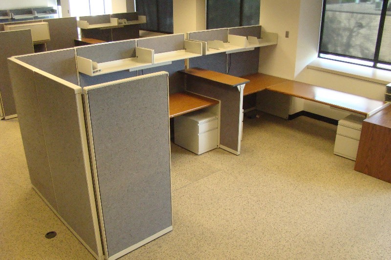 lot 95 image: 2 Steelcase Cubicles