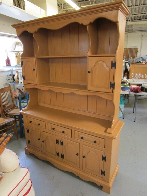 HARDWOOD 2-PIECE CHINA HUTCH