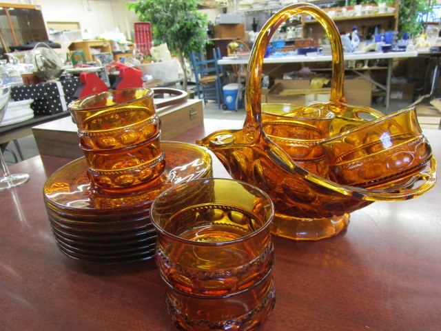 COLLECTION OF FINE AMBER GLASSWARE
