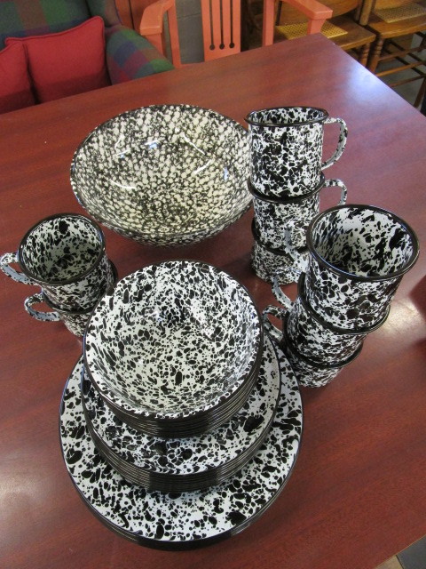 FINE ENAMELWARE DISHES  HANDPAINTED CERAMIC SERVING BOWL