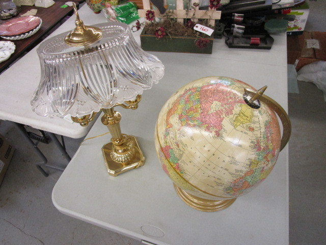 ORNATE LAMP  ANTIQUE GLOBE