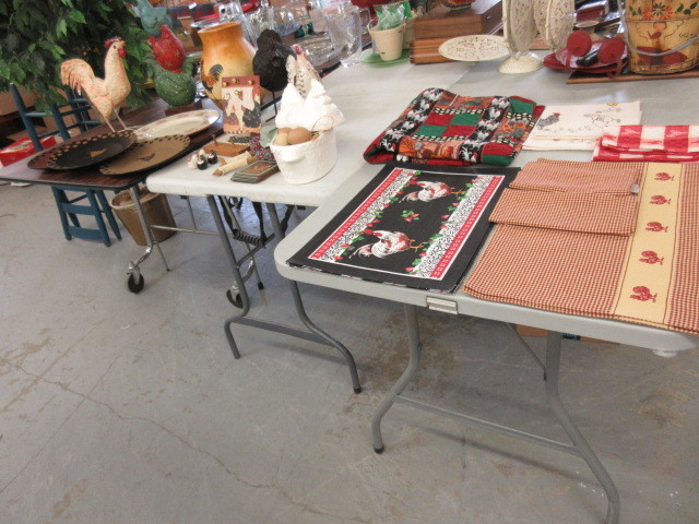 CHICKENROOSTER THEMED HOME DECOR AND LINENS