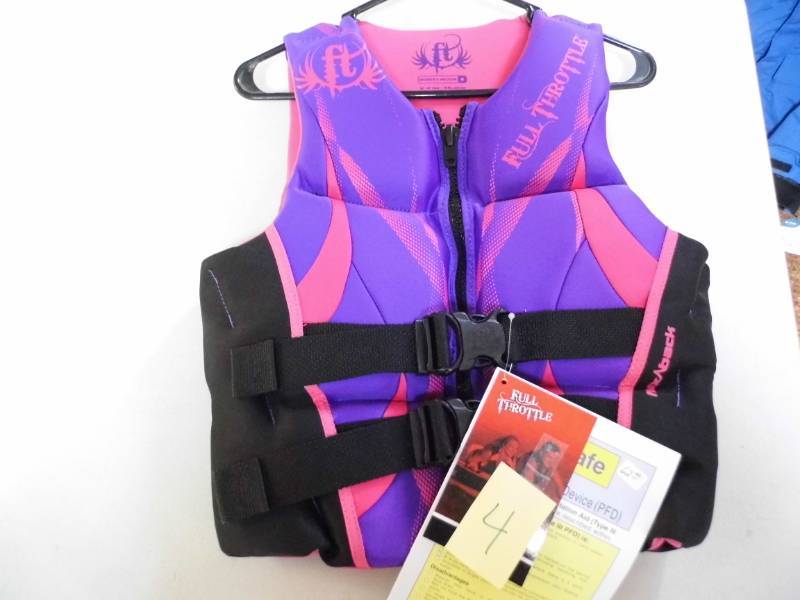 lot 4 image: Lifejacket