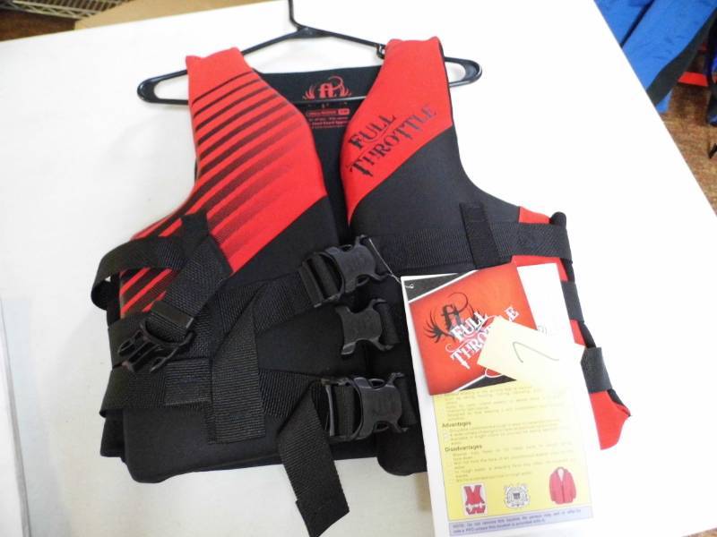 lot 7 image: Lifejacket