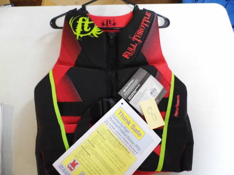 lot 8 image: Lifejacket