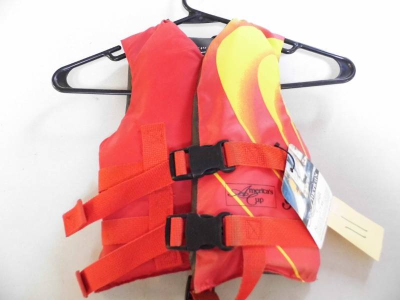 lot 11 image: Lifejacket