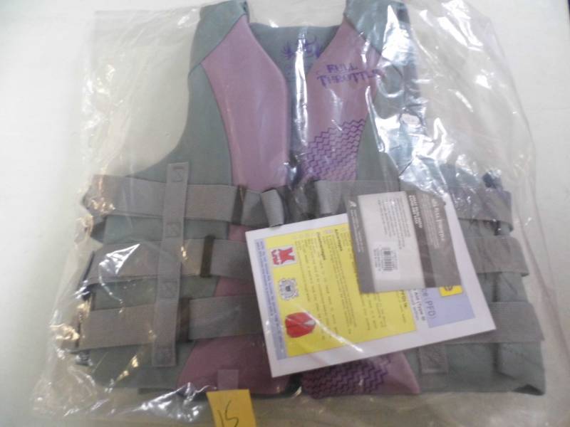 lot 15 image: Lifejacket