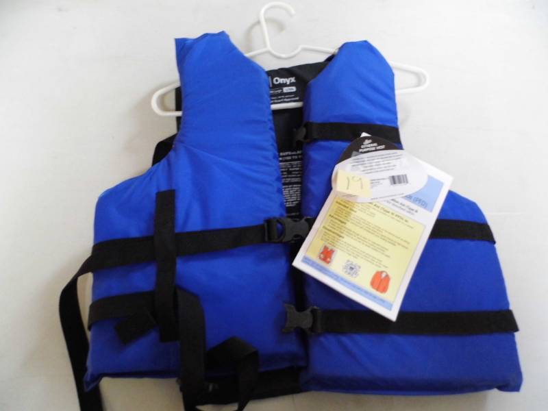 lot 19 image: Lifejacket