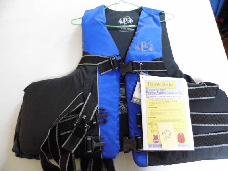 lot 22 image: Lifejacket