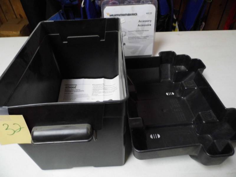 lot 32 image: Battery BoxCase - Hummingbird Accessories
