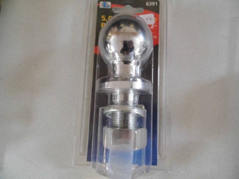 lot 35 image: Ball Hitch