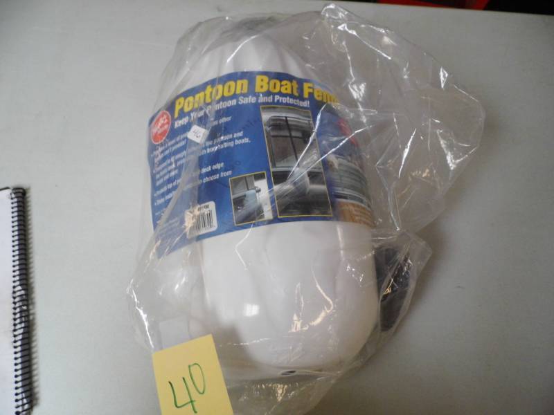 lot 40 image: Pontoon Boat Fender