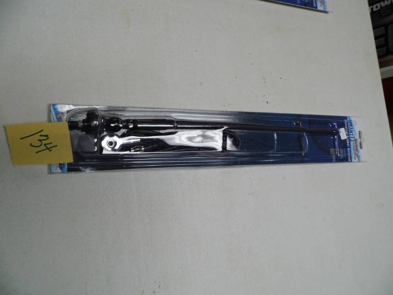 lot 134 image: Universal Rubber Antenna