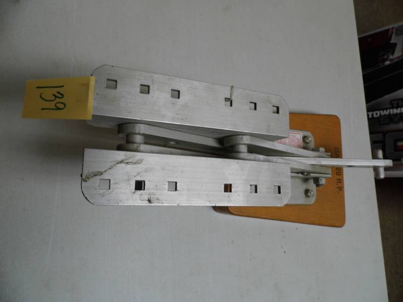 lot 139 image: EZ In Mounting Bracket