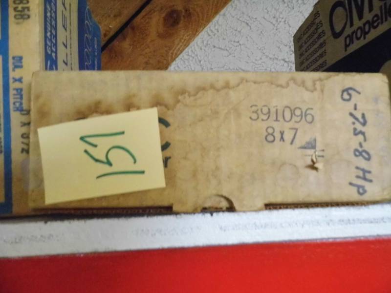 lot 157 image: Johnson Evinrude Propellor