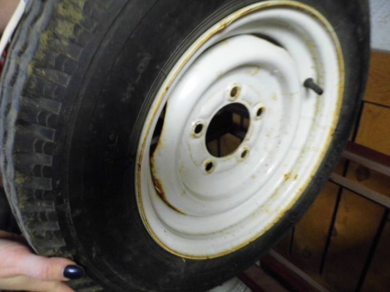lot 199 image: Tire