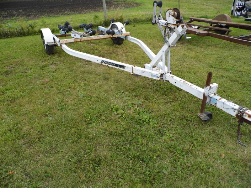 lot 204 image: EZ Loader Trailer