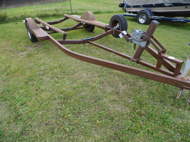 lot 205 image: Bunk Trailer