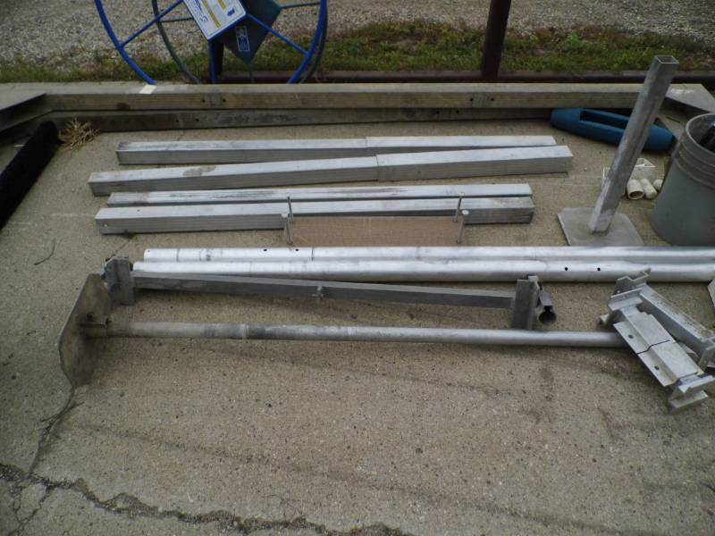 lot 211 image: Assorted Used LiftDock Pieces
