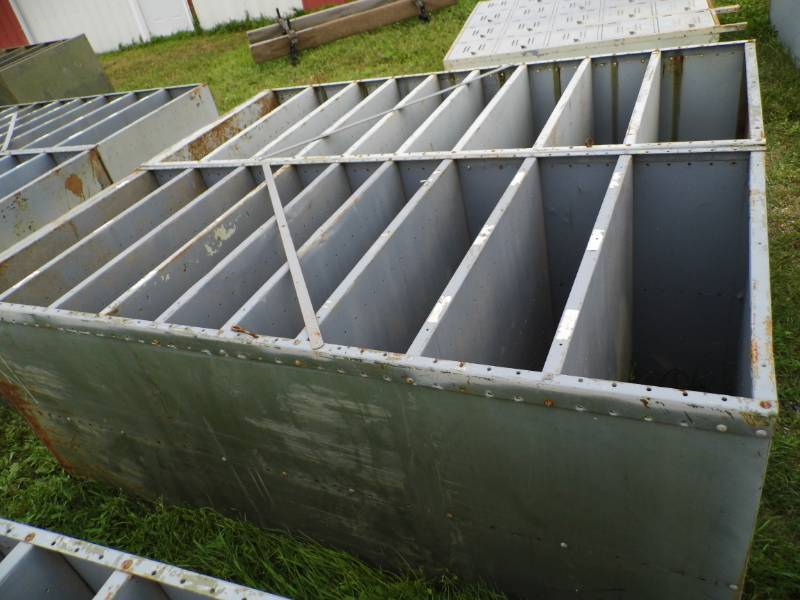 lot 217 image: Metal Shelf