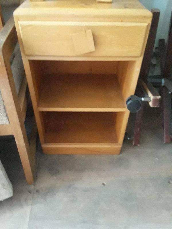 lot 42 image: Nightstand