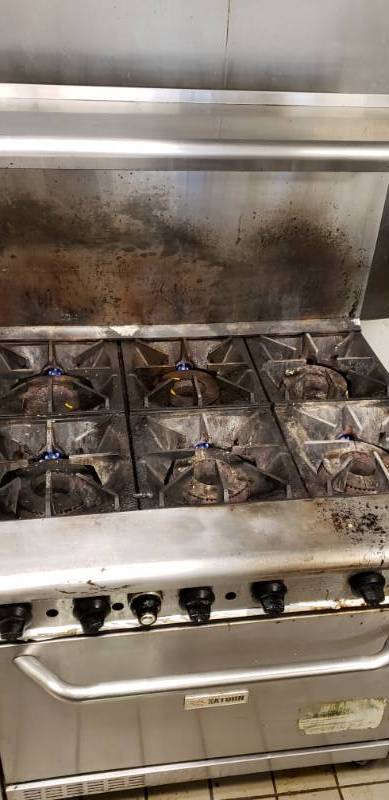 lot 7 image: Commercial Satarn Natural Gas Range with Oven
