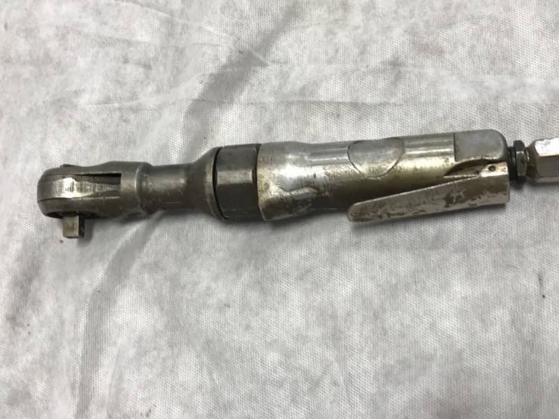 lot 24 image: Powertech Air Wrench