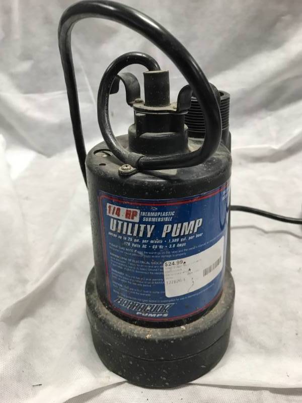 lot 27 image: Wayne 14hp Utility Pump