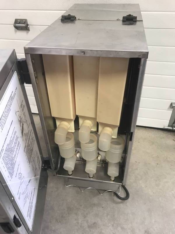 lot 2 image: Bunn Cappuccino Machine