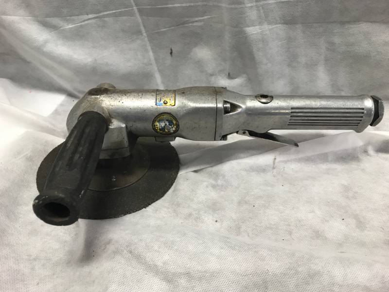 lot 17 image: Pneumatic Grinder