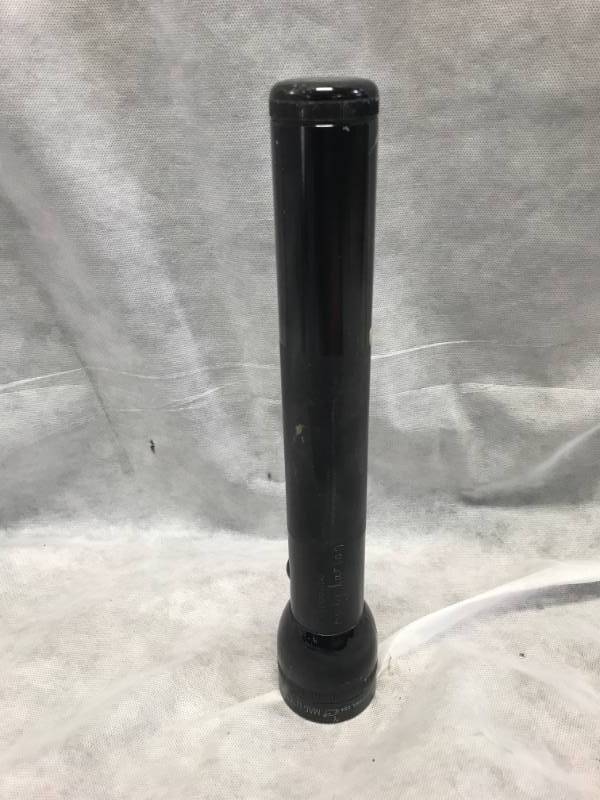 lot 45 image: Maglite Flashlight 12.5 Inch