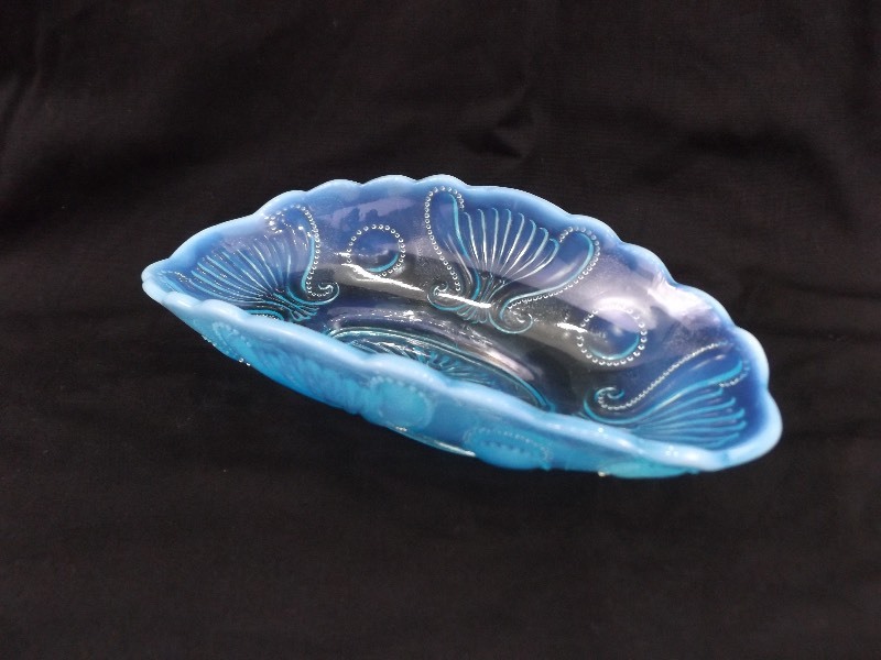 lot 73 image: Vintage Fenton Blue Opalescent Candy Dishes