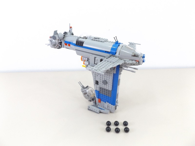 lot 24 image: Lego Star Wars Resistance Bomber #75188