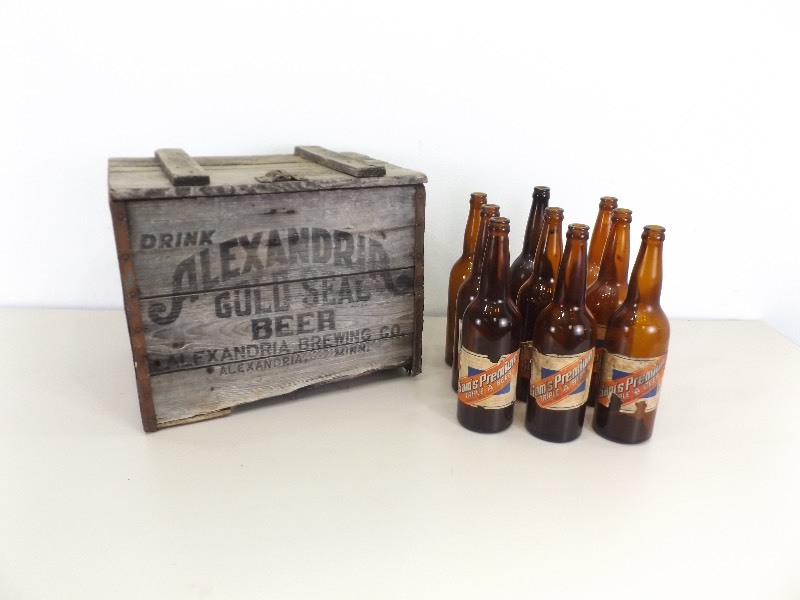 lot 5 image: Antique Alexandria Beer Wood Crate and 9 Bottles