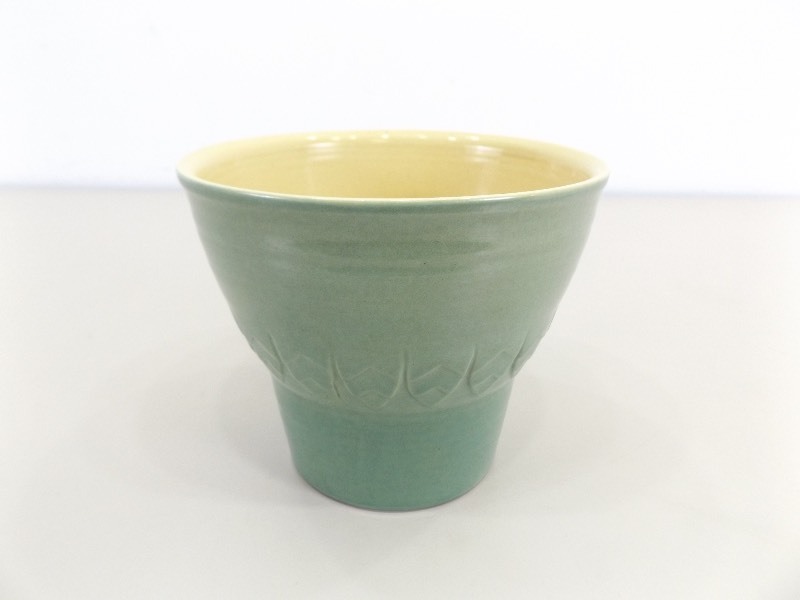 lot 12 image: Vintage Red Wing Flower Pot #445