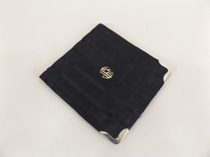 lot 46 image: Vintage 14k Gold Trimmed Silk Mens Wallet
