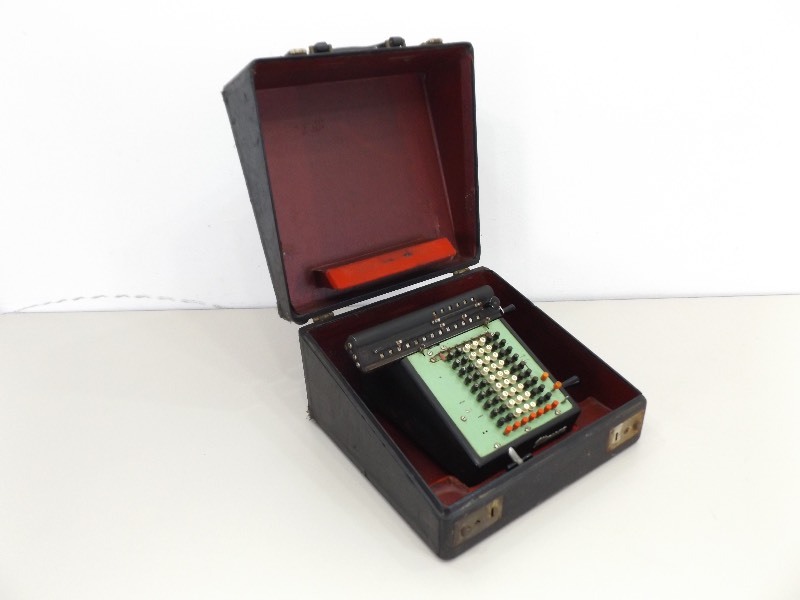 lot 88 image: Antique Monroe Manual Calculating Machine