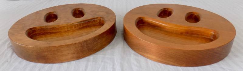 lot 21 image: (2) Wooden Smiling Emojis